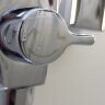 ВидимаУно смеситель для ванны/душа, керамический переключатель, установка на стену, прямоугольный поворотный излив 320мм, лейка 70мм, держатель, шланг 1500мм, хром BA320AA ВидимаУно смеситель для ванны/душа, керамический переключатель, установка на стену, прямоугольный поворотный излив 320мм, лейка 70мм, держатель, шланг 1500мм, хром BA320AA