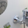 ВидимаУно смеситель для ванны/душа, керамический переключатель, установка на стену, прямоугольный поворотный излив 320мм, лейка 70мм, держатель, шланг 1500мм, хром BA320AA ВидимаУно смеситель для ванны/душа, керамический переключатель, установка на стену, прямоугольный поворотный излив 320мм, лейка 70мм, держатель, шланг 1500мм, хром BA320AA