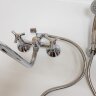 Тринити смеситель для ванны/душа двуручковый, настенный, с керамическим переключателем, трубчатый поворотный излив 320мм, лейка 70мм, держатель, шланг 1500мм, хром VIDIMA Trinity BA262AA Тринити смеситель для ванны/душа двуручковый, настенный, с керамическим переключателем, трубчатый поворотный излив 320мм, лейка 70мм, держатель, шланг 1500мм, хром VIDIMA Trinity BA262AA